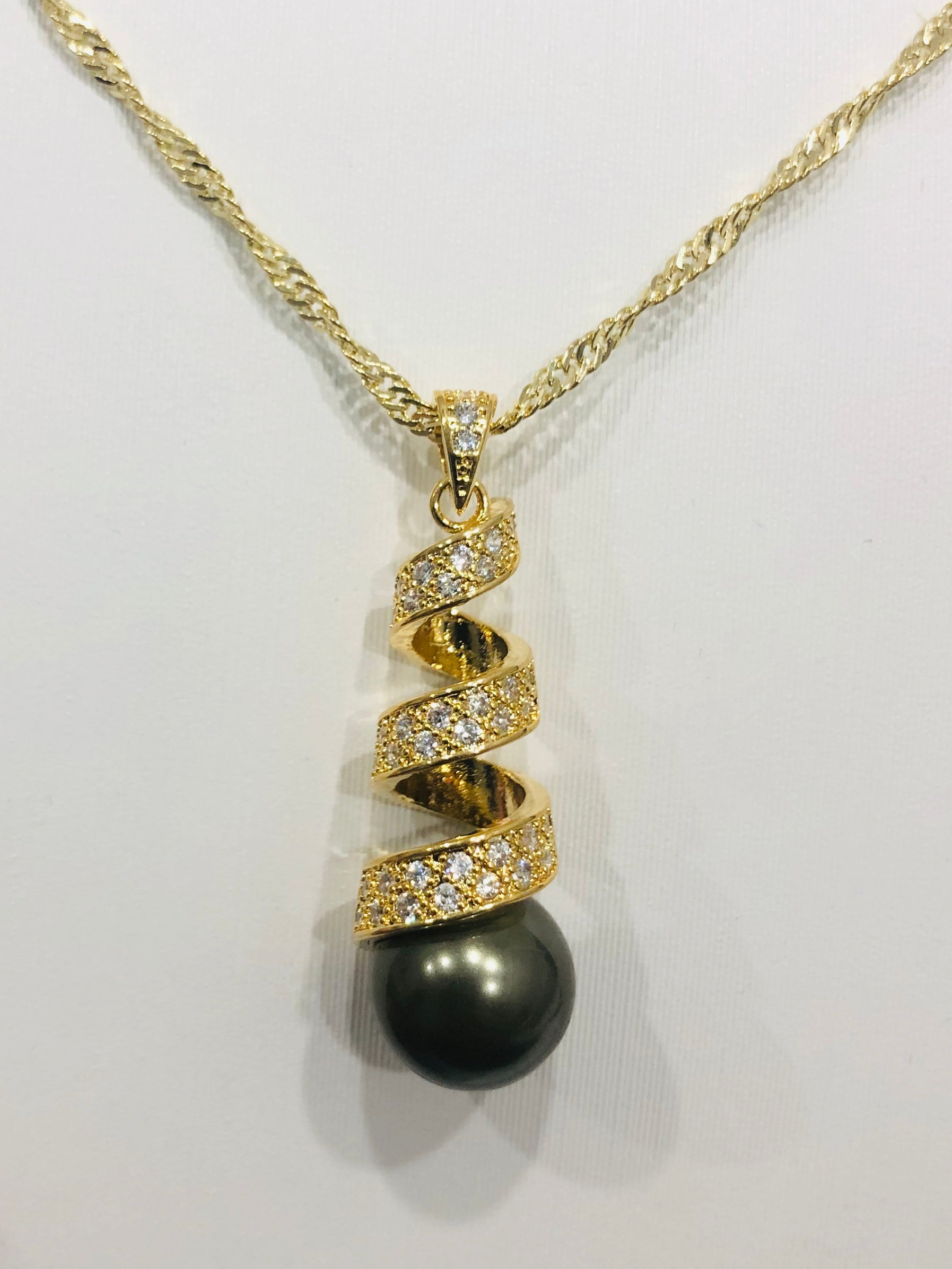 18ct Gold Plated Faux Pearl Pendant - 05 Fashion Jewellery 