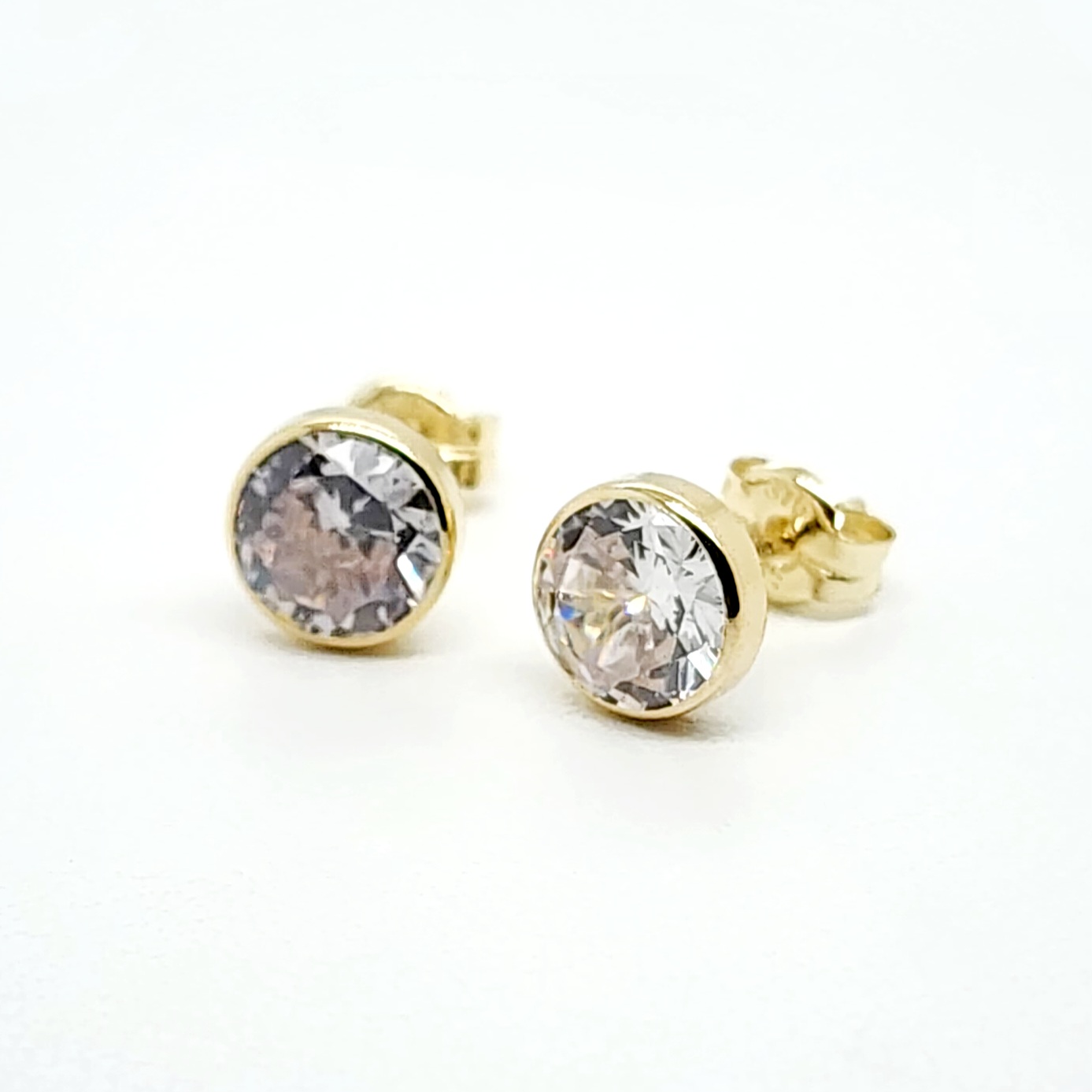 9ct Yellow Gold 6mm Round Bezel Set Cubic Zirconia Stud Earrings Gold Earrings 