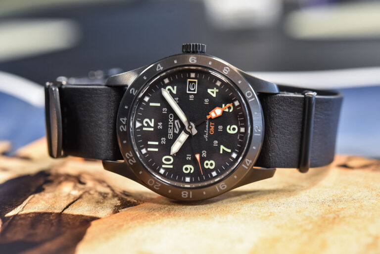 SEIKO ブラック/グリーン GMT 時計　最終値下げ Amazon.com: SEIKO Automatic Watch SSK023K1, Silver, Bracelet