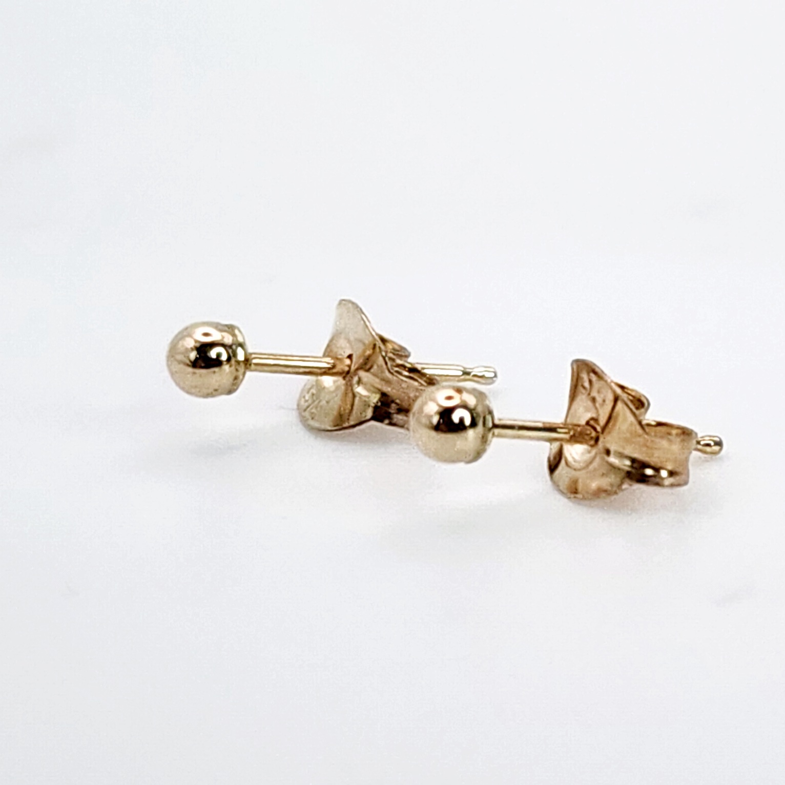 2.5mm Ball Stud Earrings in 9ct Yellow Gold Gold Earrings 