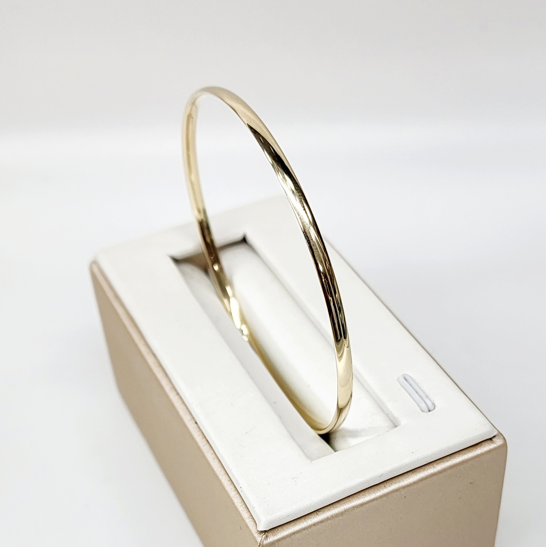 9ct Yellow Gold Comfort Curve Round 3mm Wide x 70mm Bangle Gold Bracelets 