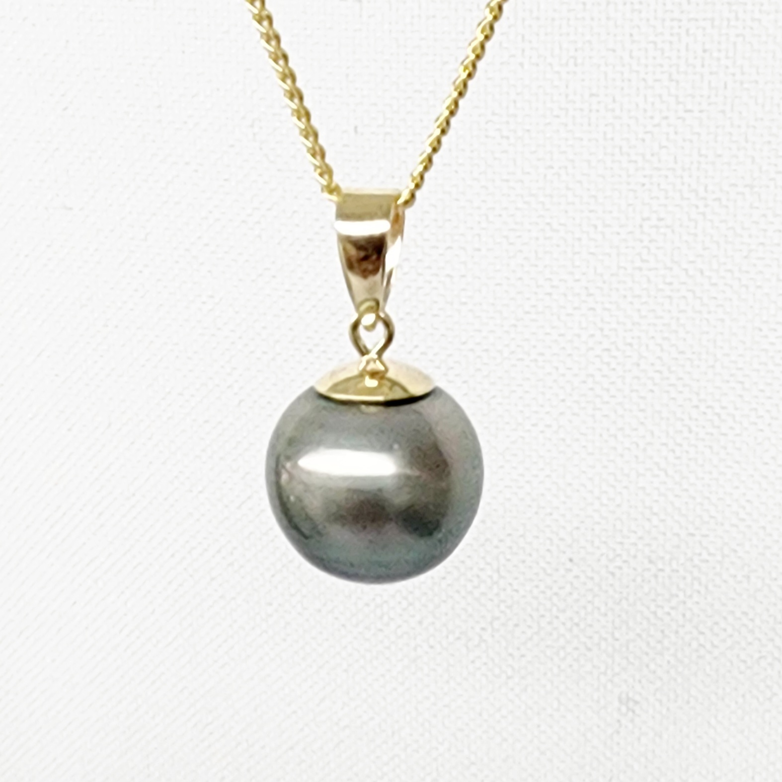 9ct Yellow Gold 11.0-11.5mm Round Tahitian Pearl Pendant - DDZ02  