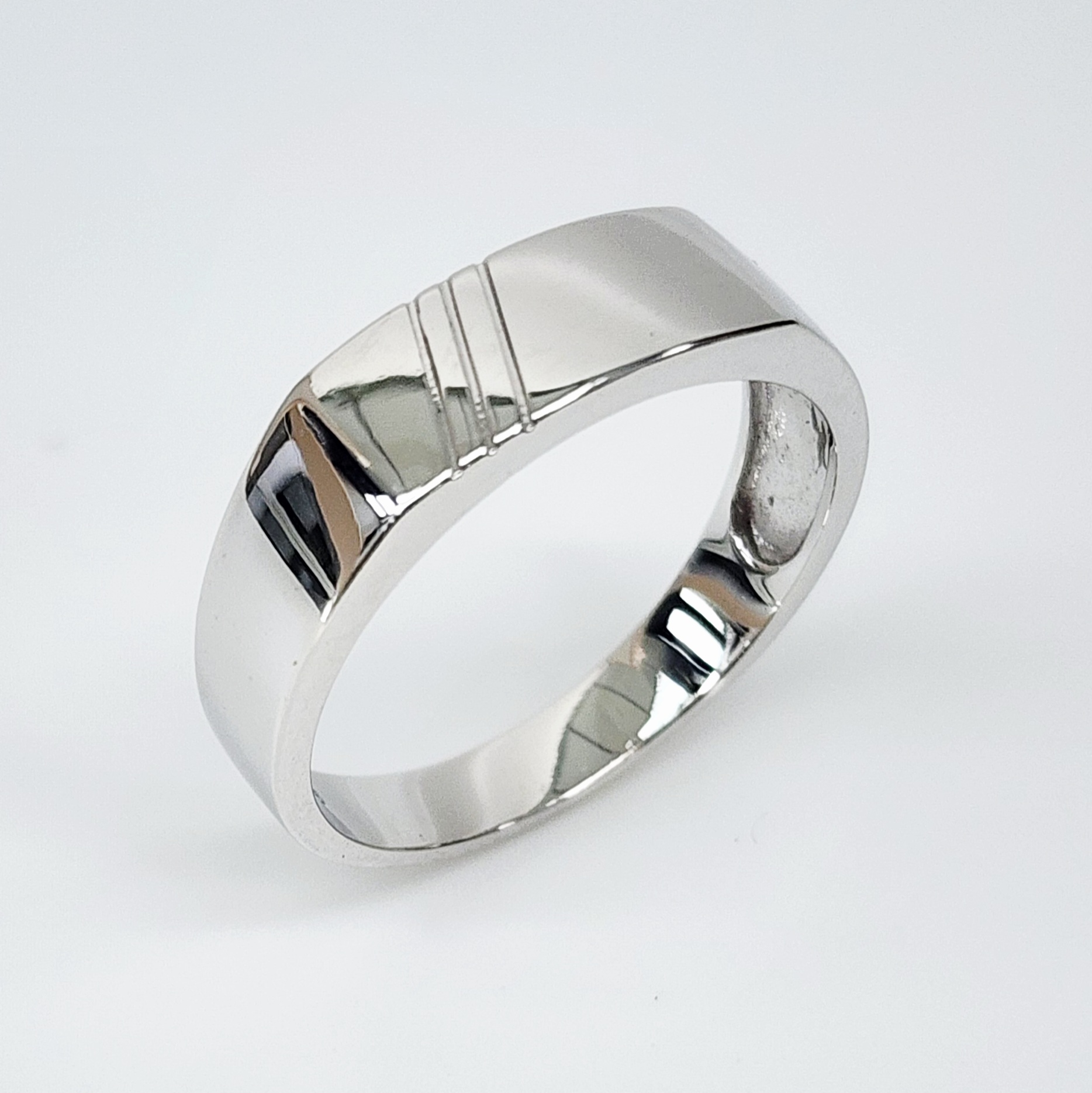 9ct White Gold Engraved Rectangle Signet Ring - D8182/9W Gold Rings 
