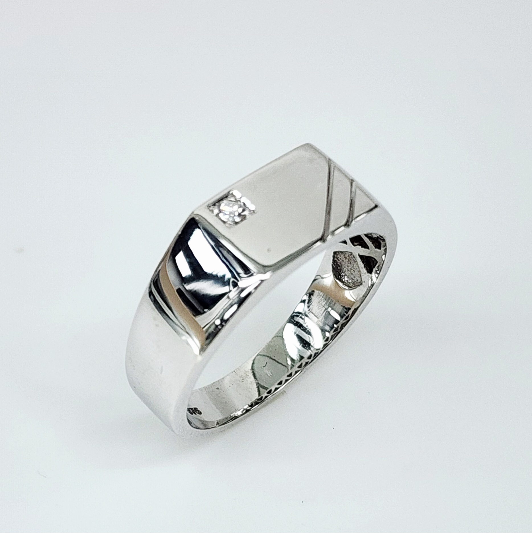 9ct White Gold Gents Signet Ring with Diamond Setting - D8180/9W Gold Rings 