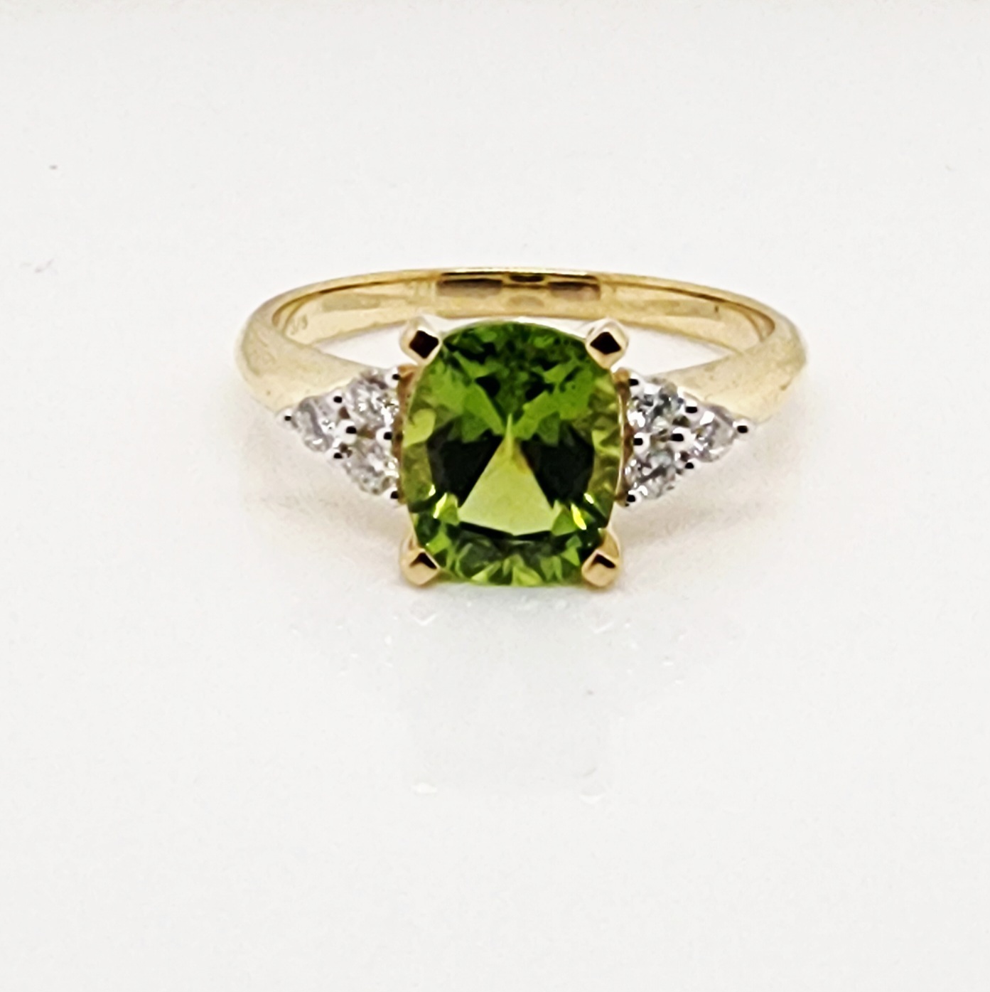 9ct Yellow Gold 8 x 10 Cushion Cut Peridot with 0.25ct Trio LAB Diamond Accents - D/A467PERLGD Greenstone?Jewellery 